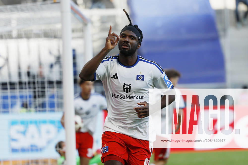 Terem Moffi (HSV) r. setzt sich im Kopfball gegen Ozan Kabak (TSG Hoffenheim) durch und Goal scored, erzielt das Tor zum 2:2, celebrate the goal im Bundesliga-Spiel zwischen der TSG 1899 Hoffenheim und dem Hamburger SV in der PreZero Arena, Sinsheim, Deutschland, am 10. Oktober 2026. in action during the Bundesliga match between TSG 1899 Hoffenheim and Hamburger SV at the PreZero Arena, Sinsheim, Germany, on October 10, 2026. DFB DFL REGULATIONS PROHIBIT ANY USE OF PHOTOGRAPHS AS IMAGE SEQUENCES AND OR QUASI-VIDEO,