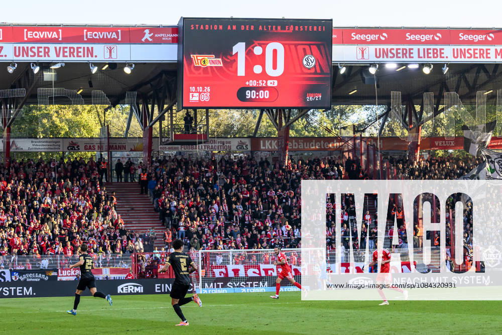 Im Bild v.l.: Anzeigetafel nach 90 plus 2 Minuten 1:0, GER, Berlin, Fussball, 1. FC Union Berlin vs SV Elversberg, in der Alten Försterei, 10.10.2026, DFB DFL REGULATIONS PROHIBIT ANY USE OF PHOTOGRAPHS AS IMAGE SEQUENCES AND OR QUASI-VIDEO,