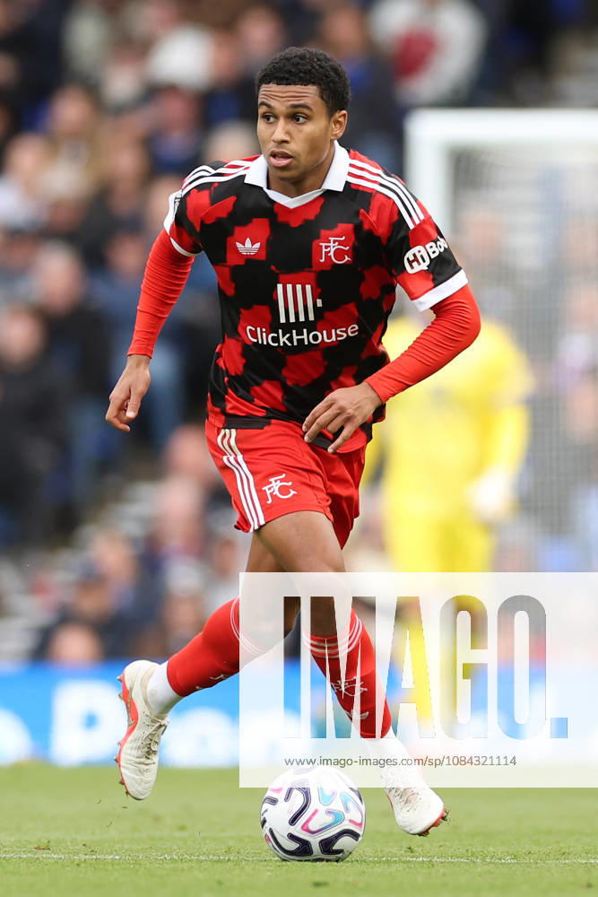 Ipswich Town v Fulham, Premier League Shea Charles of Fulham during the Ipswich Town v Fulham Premier League match at Portman Road, Ipswich, England on 10 October 2026 Credit: Tiego Grenho Every Second Media Editorial use only. All images are copyright Every Second Media Limited. No images may be reproduced without prior permission. All rights reserved. Premier League and Football League images are subject to licensing agreements with Football DataCo Limited. see https: www.football-dataco.com