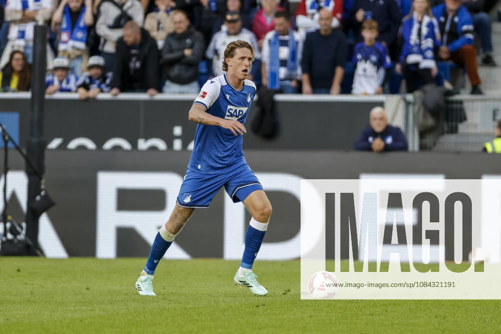 Wouter Burger (TSG Hoffenheim, 18) am Ball , Deutschland, Fussball, 1. Bundesliga, 5.Spieltag, 2026 2027, TSG Hoffenheim vs. Hamburger SV, 10.10.2026, Sinsheim SNP Arena Deutschland