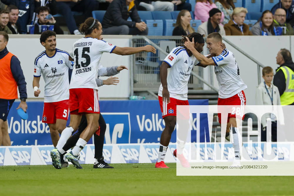 Torjubel Hamburger SV beim 2:2 durch Terem Moffi (Hamburger SV, 09), Freude, Begeisterung, positive Emotionen, Torerfolg , Deutschland, Fussball, 1. Bundesliga, 5.Spieltag, 2026 2027, TSG Hoffenheim vs. Hamburger SV, 10.10.2026, Sinsheim SNP Arena Deutschland