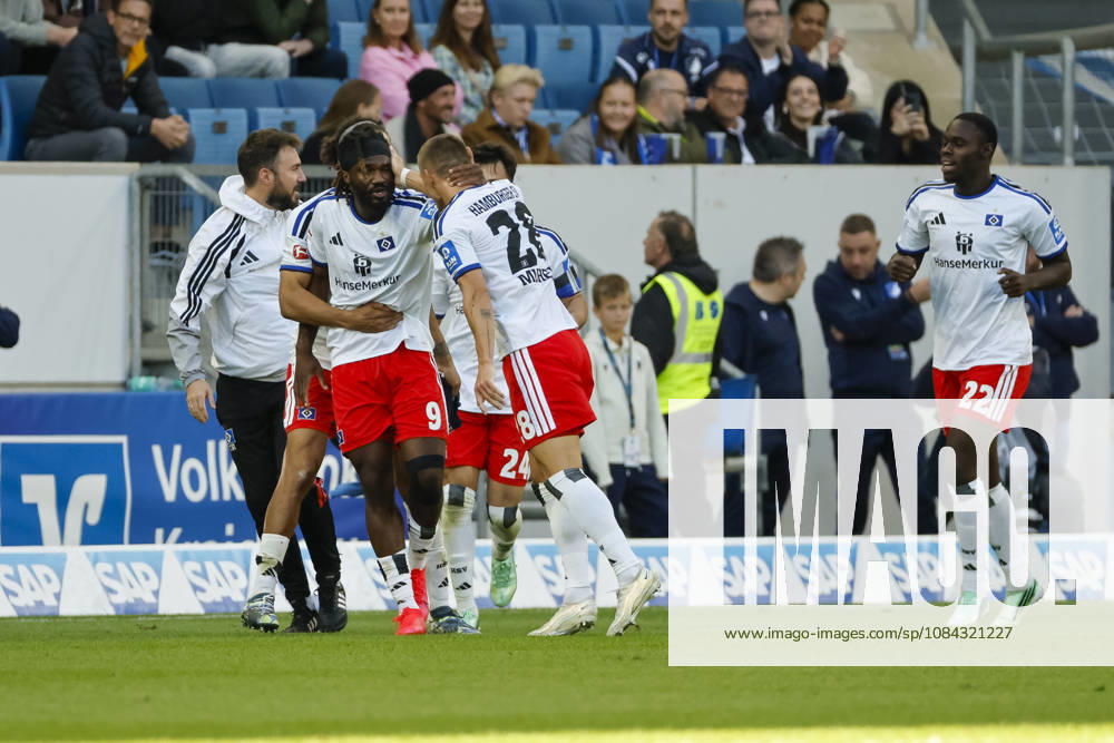 Torjubel Hamburger SV beim 2:2 durch Terem Moffi (Hamburger SV, 09), Freude, Begeisterung, positive Emotionen, Torerfolg , Deutschland, Fussball, 1. Bundesliga, 5.Spieltag, 2026 2027, TSG Hoffenheim vs. Hamburger SV, 10.10.2026, Sinsheim SNP Arena Deutschland