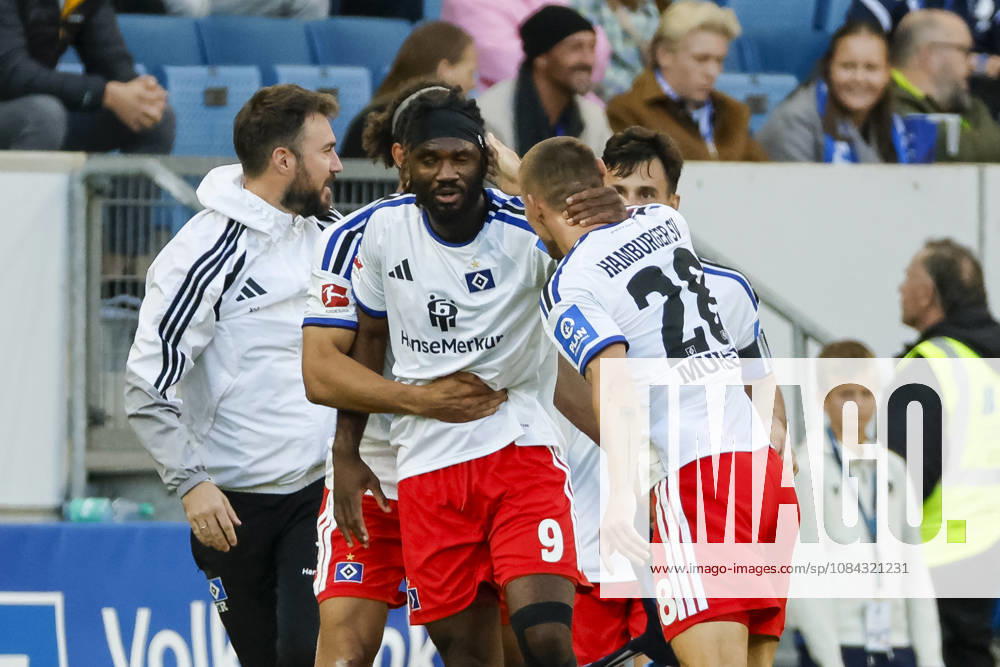 Torjubel Hamburger SV beim 2:2 durch Terem Moffi (Hamburger SV, 09), Freude, Begeisterung, positive Emotionen, Torerfolg , Deutschland, Fussball, 1. Bundesliga, 5.Spieltag, 2026 2027, TSG Hoffenheim vs. Hamburger SV, 10.10.2026, Sinsheim SNP Arena Deutschland