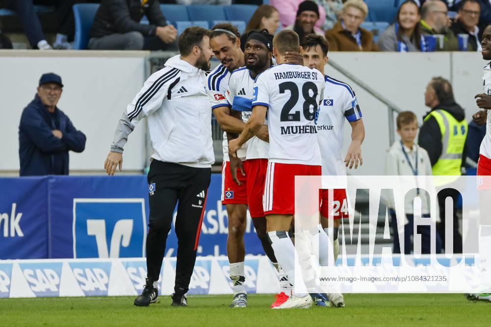 Torjubel Hamburger SV beim 2:2 durch Terem Moffi (Hamburger SV, 09), Freude, Begeisterung, positive Emotionen, Torerfolg , Deutschland, Fussball, 1. Bundesliga, 5.Spieltag, 2026 2027, TSG Hoffenheim vs. Hamburger SV, 10.10.2026, Sinsheim SNP Arena Deutschland
