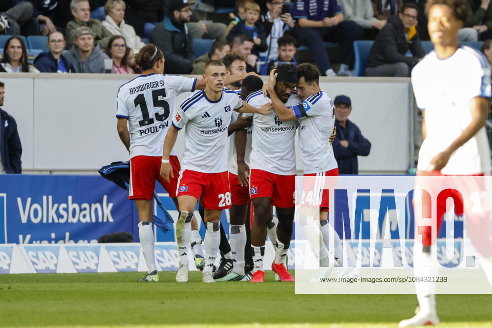 Torjubel Hamburger SV beim 2:2 durch Terem Moffi (Hamburger SV, 09), Freude, Begeisterung, positive Emotionen, Torerfolg , Deutschland, Fussball, 1. Bundesliga, 5.Spieltag, 2026 2027, TSG Hoffenheim vs. Hamburger SV, 10.10.2026, Sinsheim SNP Arena Deutschland