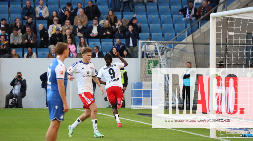 Fussball 1.Bundesliga, TSG 1899 Hoffenheim - Hamburger SV v.l. Torjubel nach dem Tor zum celebrating the goal celebrate 2:2 durch Terem Moffi (Hamburger SV) Sinsheim