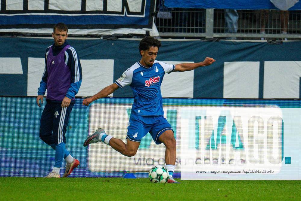 Fußball 3.Liga MSV Duisburg - TSG Hoffenheim II am 10.10.26 in der Schauinsland-Reisen Arena in Duisburg Muhammed Zor( Hoffenheim 2) Duisburg