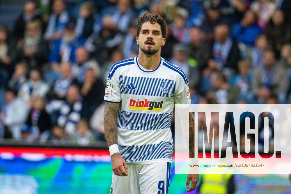 Fußball 3.Liga MSV Duisburg - TSG Hoffenheim II am 10.10.26 in der Schauinsland-Reisen Arena in Duisburg Lex Tyger Lobinger ( Duisburg ) Duisburg