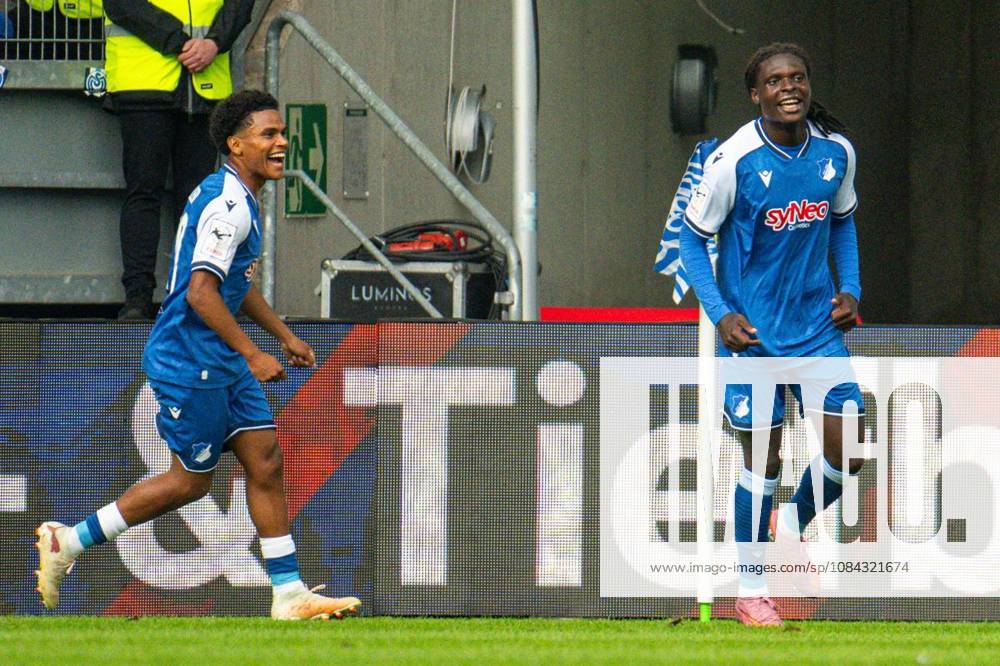 Fußball 3.Liga MSV Duisburg - TSG Hoffenheim II am 10.10.26 in der Schauinsland-Reisen Arena in Duisburg Torjubel zum 0:1 durch Blessing Makanda( Hoffenheim 2) Duisburg