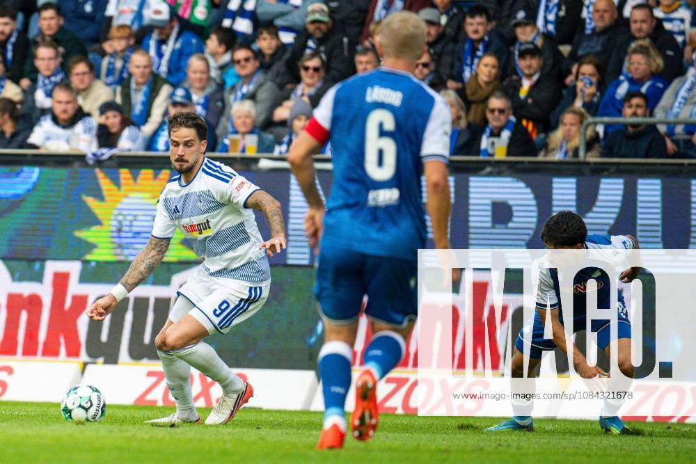Fußball 3.Liga MSV Duisburg - TSG Hoffenheim II am 10.10.26 in der Schauinsland-Reisen Arena in Duisburg Lex Tyger Lobinger ( Duisburg ) Duisburg