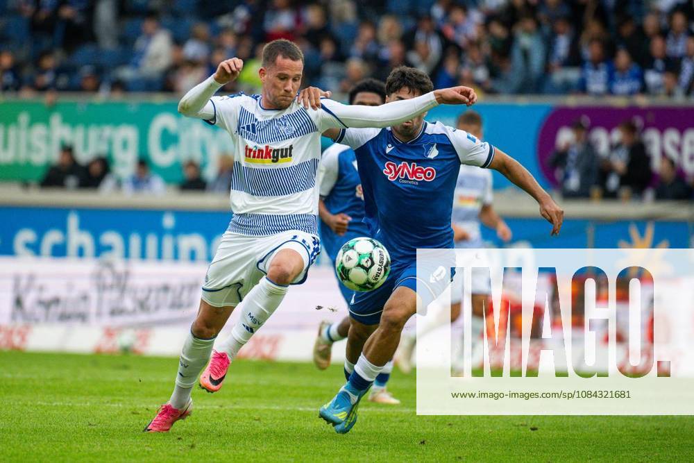 Fußball 3.Liga MSV Duisburg - TSG Hoffenheim II am 10.10.26 in der Schauinsland-Reisen Arena in Duisburg Christian Viet ( Duisburg ) Duisburg
