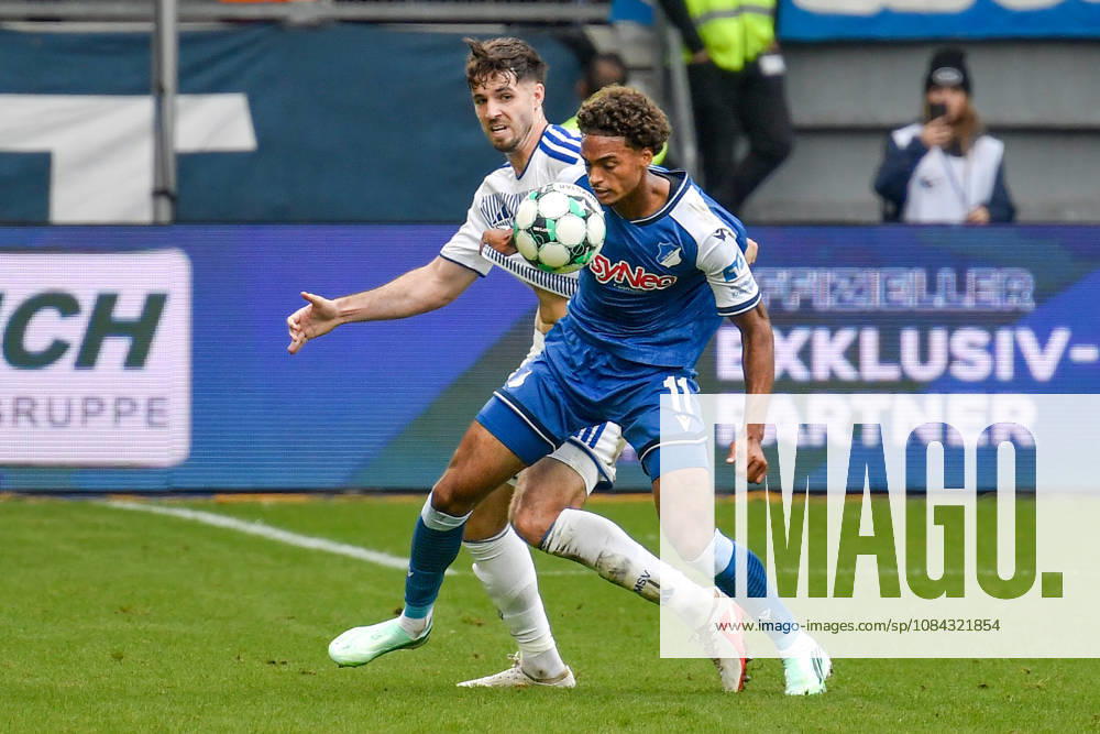 V. li. im Zweikampf Tobias Fleckstein (Duisburg 5) Jykese Fields (Hoffenheim 11) 10.10.2026 ¢ Fussball ¢ MSV Duisburg vs TSG 1899 Hoffenheim II, Schauinsland-Reisen-Arena, Duisburg, DFB DFL REGULATIONS PROHIBIT ANY USE OF PHOTOGRAPHS AS IMAGE SEQUENCES AND OR QUASI-VIDEO NRW Germany