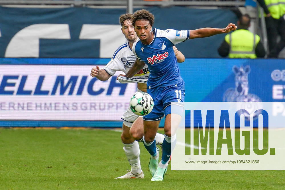 V. li. im Zweikampf Tobias Fleckstein (Duisburg 5) Jykese Fields (Hoffenheim 11) 10.10.2026 ¢ Fussball ¢ MSV Duisburg vs TSG 1899 Hoffenheim II, Schauinsland-Reisen-Arena, Duisburg, DFB DFL REGULATIONS PROHIBIT ANY USE OF PHOTOGRAPHS AS IMAGE SEQUENCES AND OR QUASI-VIDEO NRW Germany