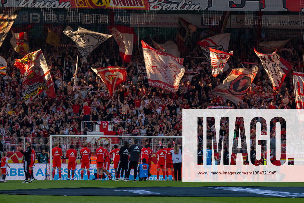 Deutschland: Fussball 1. Bundesliga, 5. Spieltag 2026 2027, 1.FC Union Berlin - SV Elversberg am 10.10.2026 in Berlin (Stadion An der Alten Försterei): Union Berlin feiert den 1:0 Heimsieg
