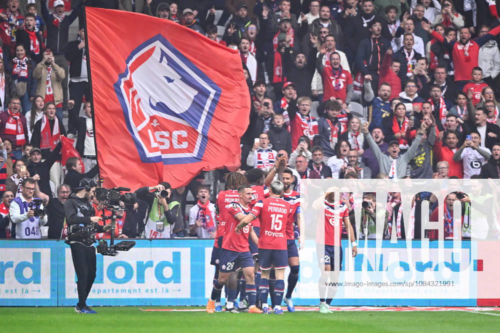 LOSC Lille v Le Havre Athletic Club - Ligue 1 McDonald s 2026 2027 Loun SRDANOVIC of Lille, Aissa Mandi of Lille, Romain PERRAUD of Lille, Olivier GIROUD of Lille and Dilane BAKWA of Lille celebrate after scores during Ligue 1 McDonald s match between Lille and Le Havre at Stade Pierre-Mauroy on October 10, 2026 in Lille, France. Lille France
