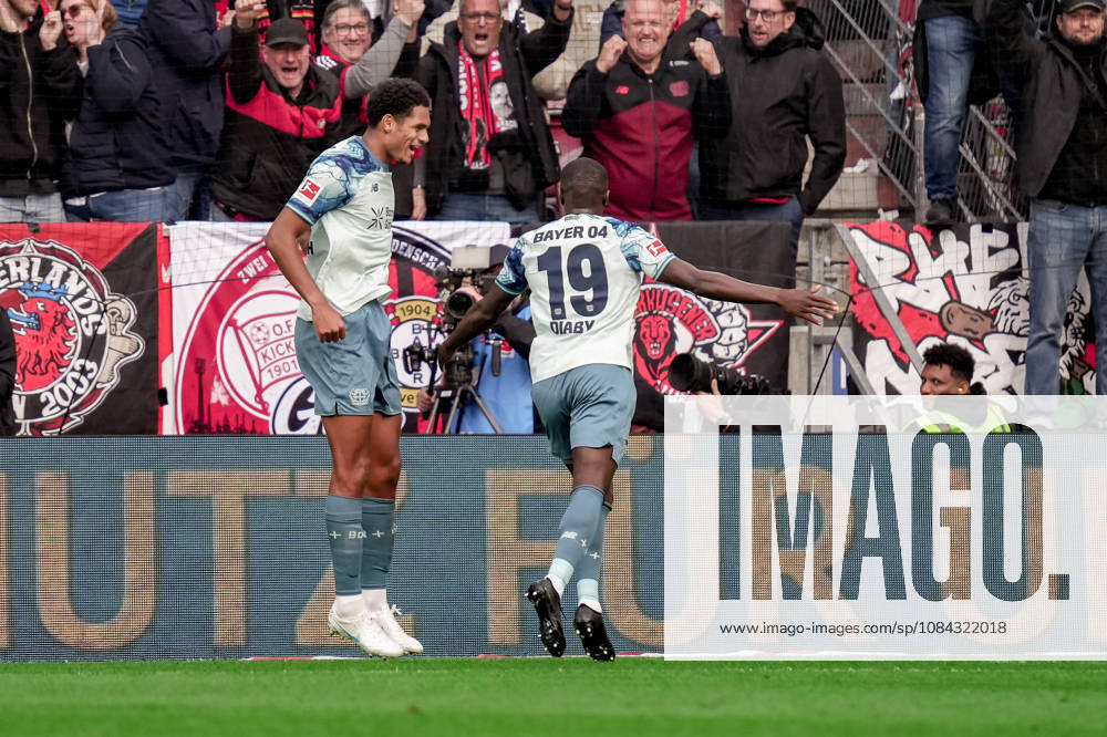 Deutschland: Fussball Saison 2026 2027 , 1. Bundesliga , 5. Spieltag , 1. FSV Mainz 05 vs. Bayer 04 Leverkusen - MEWA-Arena (Mainz) : Ernest Poku (Bayer 04 Leverkusen, 19) Tor und Torjubel zum 2:4, Tor, Torjubel, Jubel, Freude, Emotionen Mainz MEWA-Arena Deutschland Germany