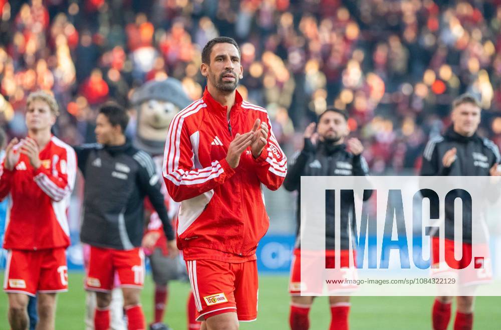 Fußball, Herren, Saison 2026 2027, 1. Bundesliga (5. Spieltag), 1. FC Union Berlin - SV 07 Elversberg, Rani Khedira (1. FC Union Berlin), Jubel nach dem Abpfiff, 10.10.2026,