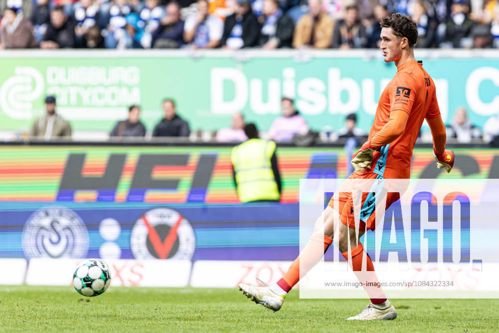 3.Liga: MSV Duisburg TSG Hoffenheim II; 10.10.2026 Lukas Petersson (TSG Hoffenheim II, 1) 3.Liga 8.Spieltag: MSV Duisburg TSG Hoffenheim II; Schauinsland-Reisen-Arena, Duisburg, 10.10.2026 DFB regulations prohibit any use of photographs as image sequences and or quasi video.