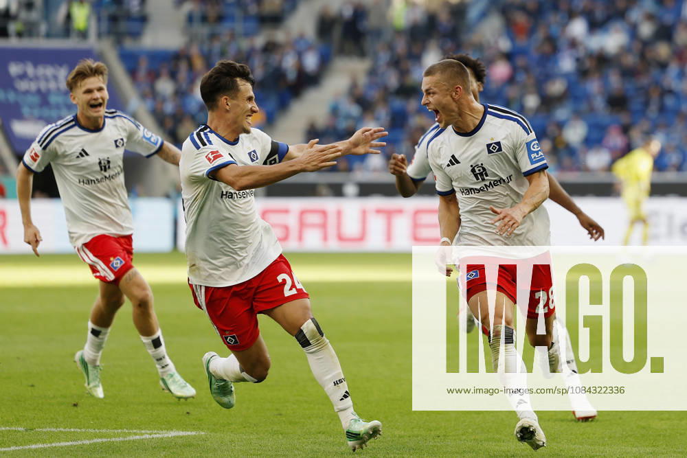 V.l.n.r.: David Moller Wolfe (HSV), Nicolas Capaldo (HSV), Warmed Omari (HSV) und Torschuetze, Scorer Miro Muheim (HSV), Jubel nach dem Tor zum 2:3, jubelnd, bejubelt, jubelt, jubeln, Cheers after the goal, cheering, celebrated, cheers, cheering, emotionsim Bundesliga-Spiel zwischen der TSG 1899 Hoffenheim und dem Hamburger SV in der PreZero Arena, Sinsheim, Deutschland, am 10. Oktober 2026. in action during the Bundesliga match between TSG 1899 Hoffenheim and Hamburger SV at the PreZero Arena, Sinsheim, Germany, on October 10, 2026. DFB DFL REGULATIONS PROHIBIT ANY USE OF PHOTOGRAPHS AS IMAGE SEQUENCES AND OR QUASI-VIDEO,