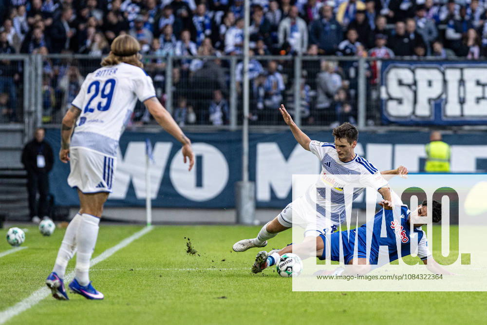 3.Liga: MSV Duisburg TSG Hoffenheim II; 10.10.2026 Martin Ens (MSV Duisburg, 4), Christian Viet (MSV Duisburg, 10) 3.Liga 8.Spieltag: MSV Duisburg TSG Hoffenheim II; Schauinsland-Reisen-Arena, Duisburg, 10.10.2026 DFB regulations prohibit any use of photographs as image sequences and or quasi video.