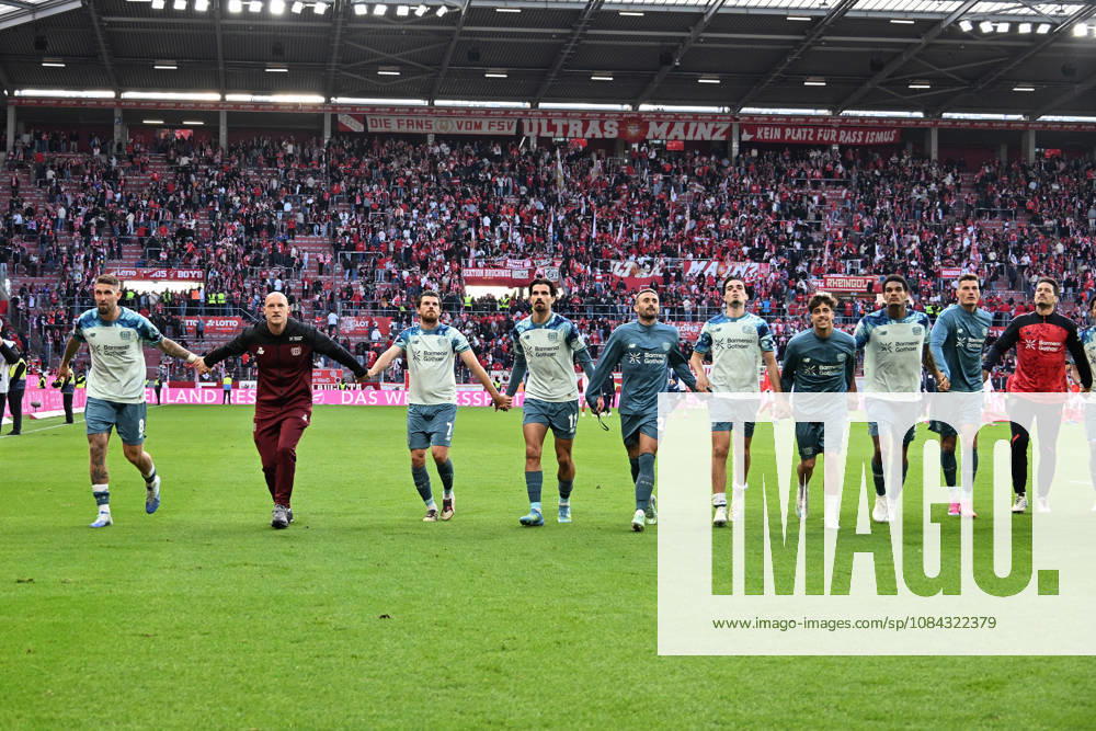 Fussball 1.Bundesliga, FSV Mainz 05 - Bayer 04 Leverkusen v.l. Jubel, Freude über den Sieg Mainz