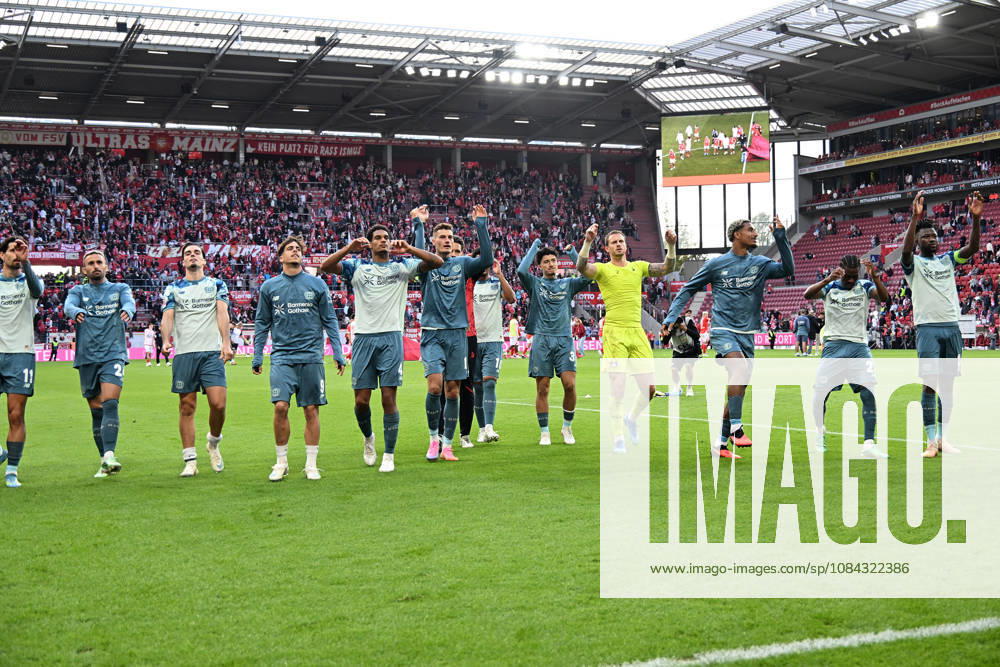 Fussball 1.Bundesliga, FSV Mainz 05 - Bayer 04 Leverkusen v.l. Jubel, Freude über den Sieg Mainz
