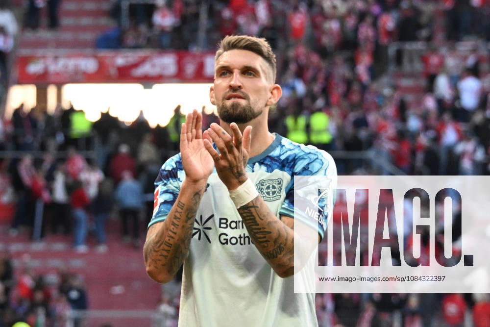 Fussball 1.Bundesliga, FSV Mainz 05 - Bayer 04 Leverkusen v.l. Jubel, Freude über den Sieg Robert Andrich (Bayer 04 Leverkusen) Mainz