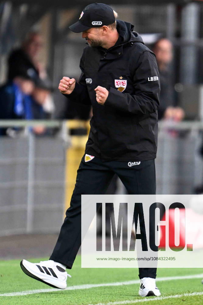 Paderborn, Home-Deluxe-Arena, 10.10.26, GER, Herren, 1.Bundesliga, Saison 2026-2027, SC Paderborn 07 - VfB Stuttgart Bild: Schlussjubel, Emotion, Freude bei Trainer Sebastian HOENESS (Stuttgart) DFL regulations prohibit any use of photographs as image sequences and or quasi-video. Nordrhein-Westfalen Deutschland