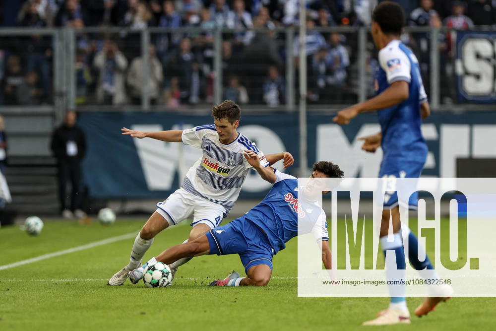 GER, Fussball, Herren, 3. Liga, Saison 2026 2027, MSV Duisburg - TSG Hoffenheim II Martin Ens (Duisburg) und Muhammed Yasin Batuhan Zor (TSG II) im Kampf um den Ball Duisburg schauinsland-reisen-Arena Nordrhein-Westfalen Deutschland