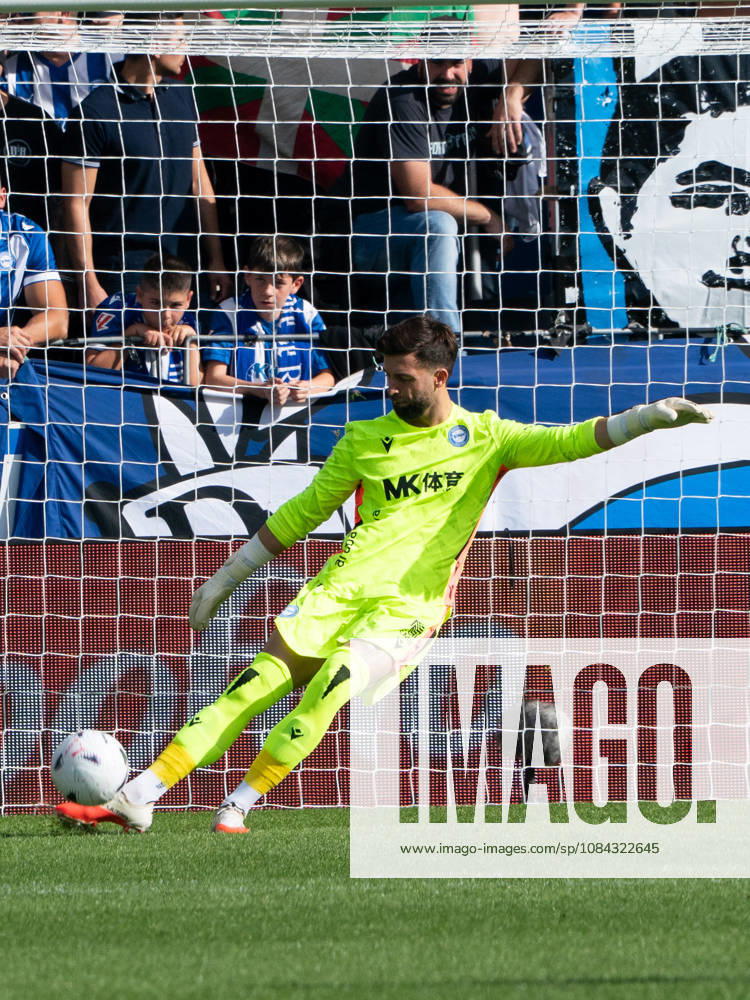 ESP: LaLiga EA Sports Deportivo Alaves v Atletico Madrid Antonio Sivera of Deportivo Alaves during LaLiga EA Sports between Deportivo Alaves v Atletico Madrid played at Mendizorroza Stadium in Vitoria-Gasteiz on October 10, 2026 in Spain VITORIA GASTEIZ Spain Futbol