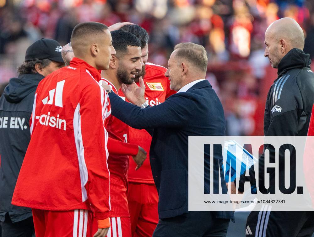 Fußball, Herren, Saison 2026 2027, 1. Bundesliga (5. Spieltag), 1. FC Union Berlin - SV 07 Elversberg, v. l. Marin Ljubicic (1. FC Union Berlin), Livan Burcu (1. FC Union Berlin), Trainer Mauro Lustrinelli (1. FC Union Berlin), Leitender Physiotherapeut Sven Kuhlbrodt (1. FC Union), Jubel nach dem Abpfiff, 10.10.2026,