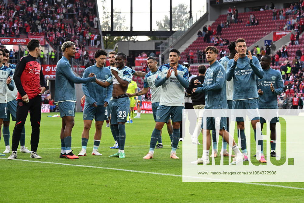 Fussball 1.Bundesliga, FSV Mainz 05 - Bayer 04 Leverkusen v.l. Jubel, Freude über den Sieg Mainz