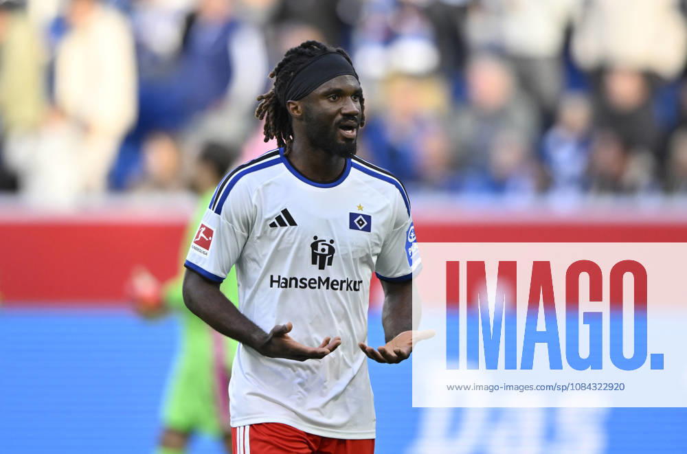 Nach Spielende: Schlussjubel, Freude, Glueck, Jubel Terem Moffi Hamburger SV HSV (09) TSG 1899 Hoffenheim vs Hamburger SV HSV 10.10.2026 DFL REGULATIONS PROHIBIT ANY USE OF PHOTOGRAPHS AS IMAGE SEQUENCES AND OR QUASI-VIDEO TSG 1899 Hoffenheim vs Hamburger SV HSV