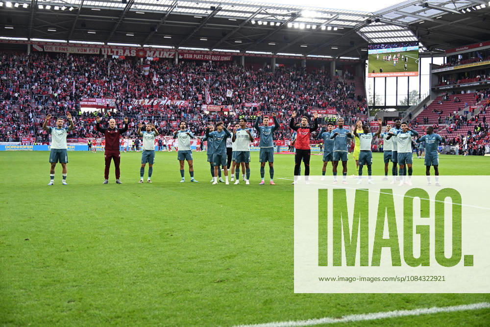 Fussball 1.Bundesliga, FSV Mainz 05 - Bayer 04 Leverkusen v.l. Jubel, Freude über den Sieg Mainz