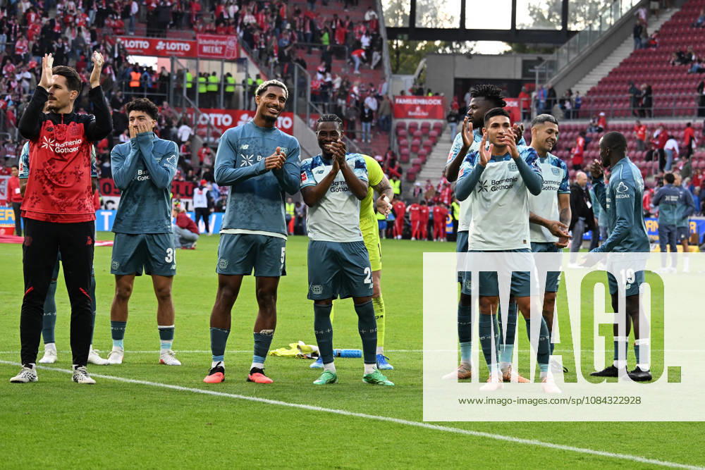 Fussball 1.Bundesliga, FSV Mainz 05 - Bayer 04 Leverkusen v.l. Jubel, Freude über den Sieg Mainz