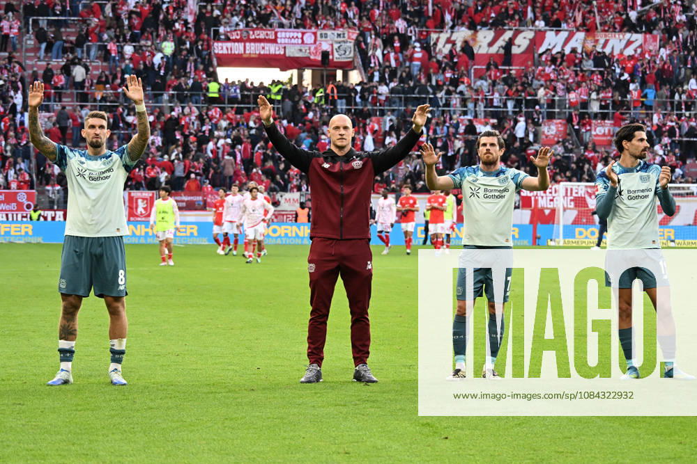 Fussball 1.Bundesliga, FSV Mainz 05 - Bayer 04 Leverkusen v.l. Jubel, Freude über den Sieg Mainz