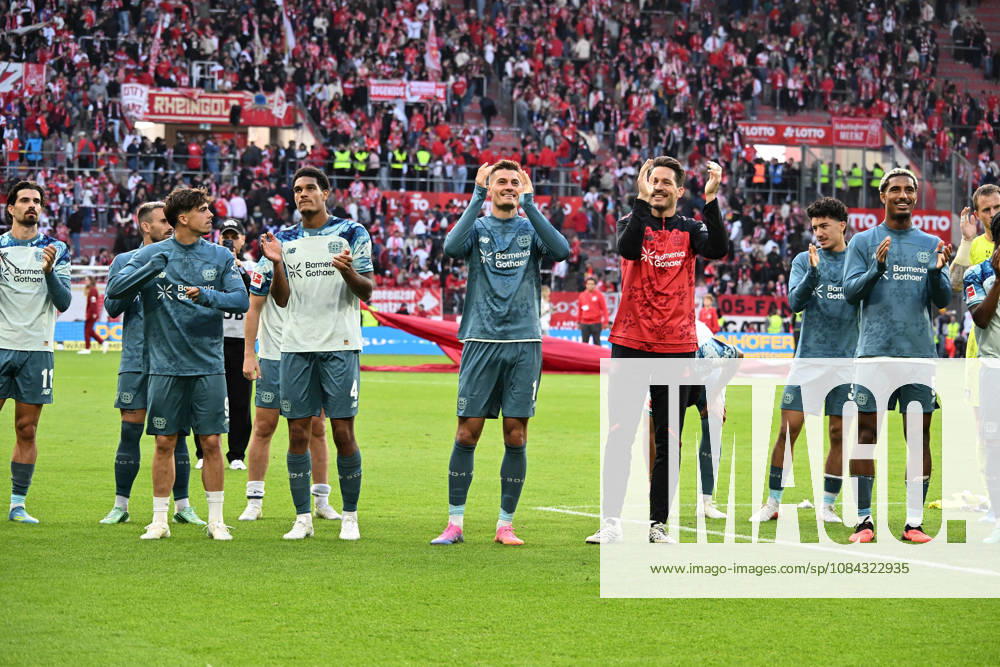 Fussball 1.Bundesliga, FSV Mainz 05 - Bayer 04 Leverkusen v.l. Jubel, Freude über den Sieg Mainz