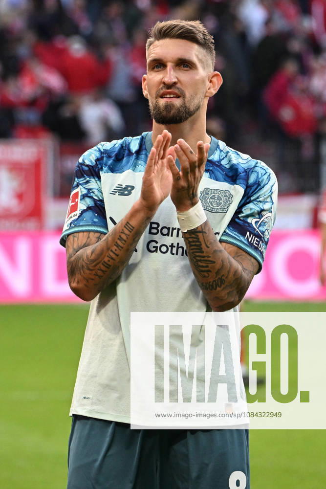 Fussball 1.Bundesliga, FSV Mainz 05 - Bayer 04 Leverkusen v.l. Jubel, Freude über den Sieg Robert Andrich (Bayer 04 Leverkusen) Mainz