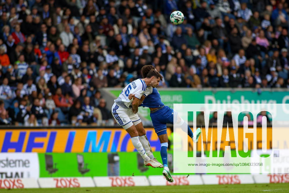 GER, Fussball, Herren, 3. Liga, Saison 2026 2027, MSV Duisburg - TSG Hoffenheim II Lex Tyger Lobinger (MSV) und Valentin Lässig (TSG II) im Kampf um den Ball