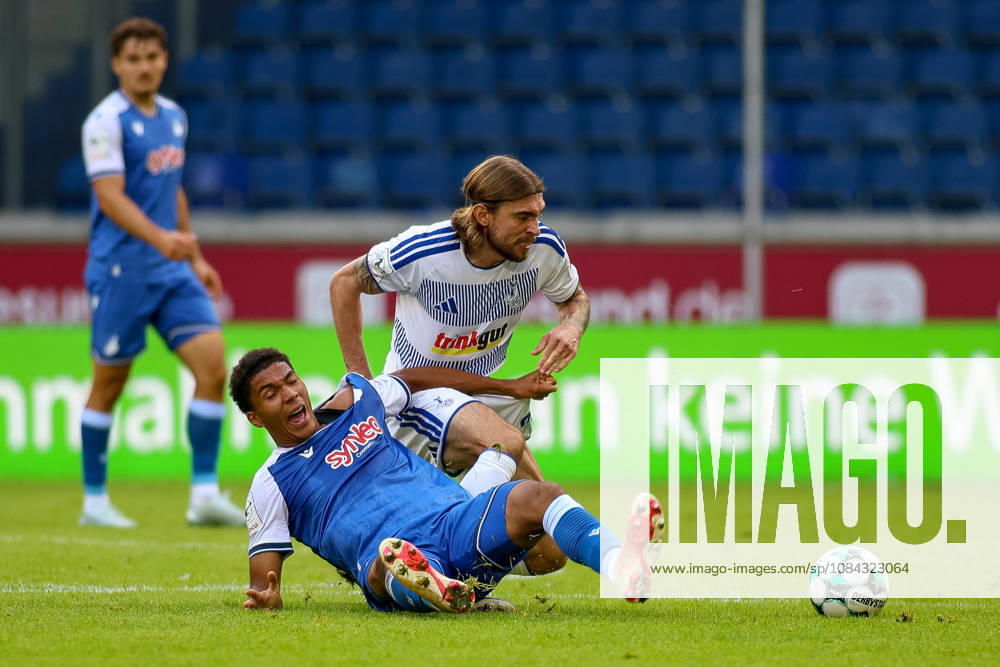 GER, Fussball, Herren, 3. Liga, Saison 2026 2027, MSV Duisburg - TSG Hoffenheim II Tristan Spranger (TSG II) und Joshua Bitter (MSV) im Kampf um den Ball
