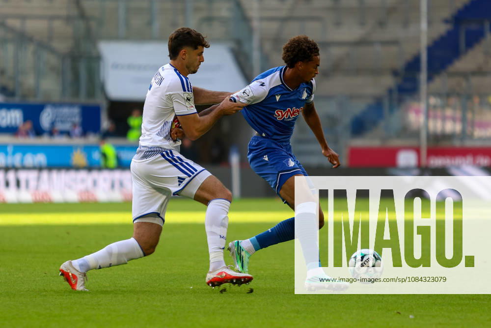 GER, Fussball, Herren, 3. Liga, Saison 2026 2027, MSV Duisburg - TSG Hoffenheim II Tobias Fleckstein (MSV) und Jykese Fields (TSG II) im Kampf um den Ball