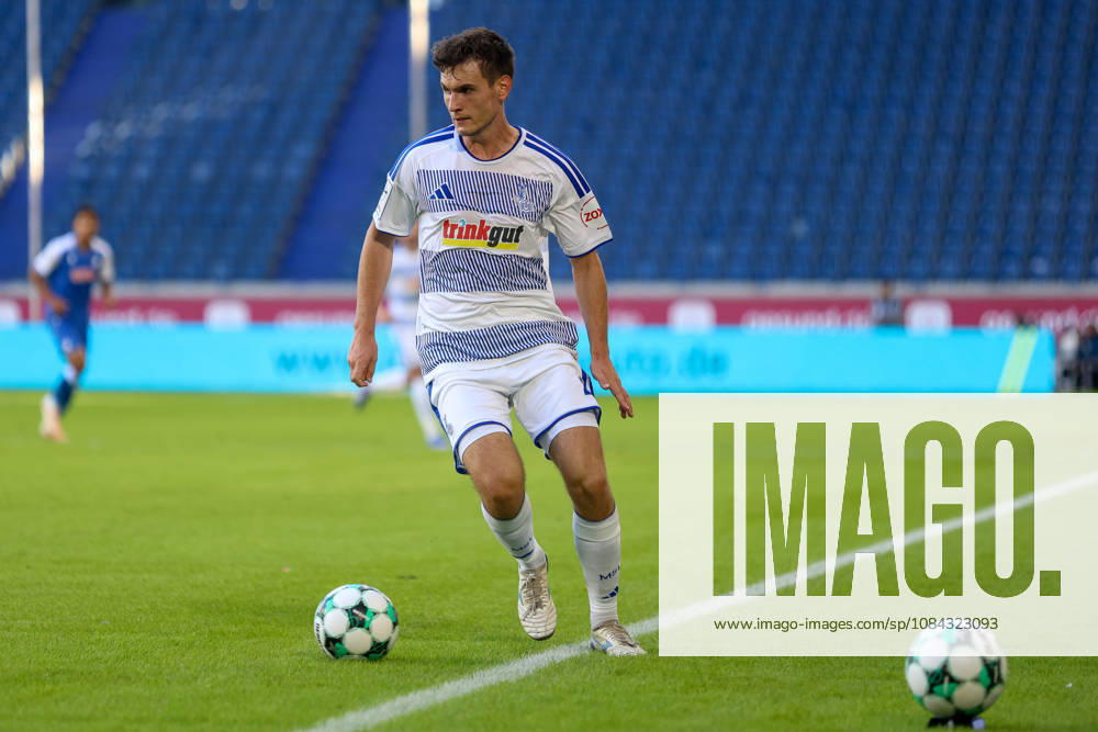 GER, Fussball, Herren, 3. Liga, Saison 2026 2027, MSV Duisburg - TSG Hoffenheim II Martin Ens (MSV) in Aktion am Ball, Einzelaktion