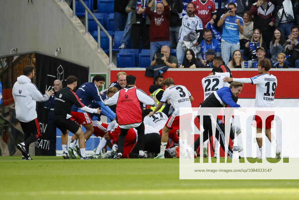 Torjubel Hamburger SV beim 2:3 durch Miro Muheim (Hamburger SV, 28), Freude, Begeisterung, positive Emotionen, Torerfolg , Deutschland, Fussball, 1. Bundesliga, 5.Spieltag, 2026 2027, TSG Hoffenheim vs. Hamburger SV, 10.10.2026, Sinsheim SNP Arena Deutschland
