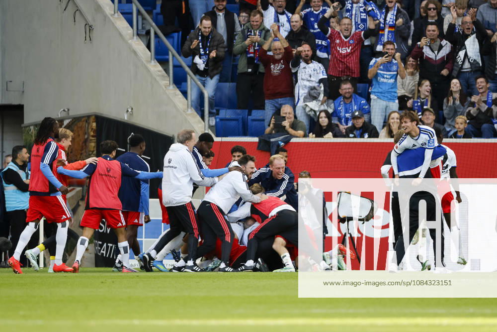 Torjubel Hamburger SV beim 2:3 durch Miro Muheim (Hamburger SV, 28), Freude, Begeisterung, positive Emotionen, Torerfolg , Deutschland, Fussball, 1. Bundesliga, 5.Spieltag, 2026 2027, TSG Hoffenheim vs. Hamburger SV, 10.10.2026, Sinsheim SNP Arena Deutschland