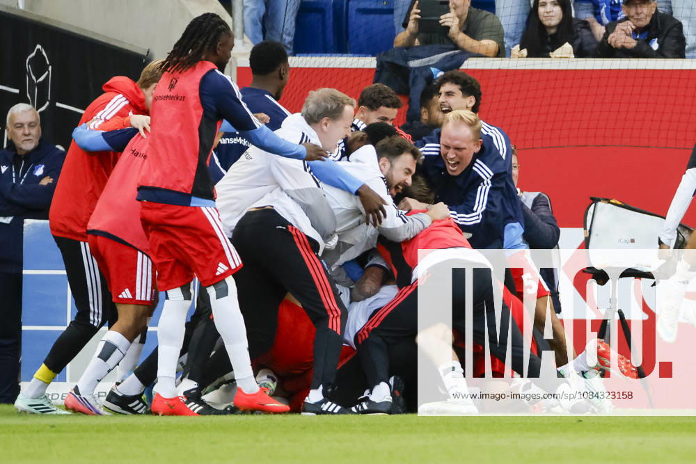 Torjubel Hamburger SV beim 2:3 durch Miro Muheim (Hamburger SV, 28), Freude, Begeisterung, positive Emotionen, Torerfolg , Deutschland, Fussball, 1. Bundesliga, 5.Spieltag, 2026 2027, TSG Hoffenheim vs. Hamburger SV, 10.10.2026, Sinsheim SNP Arena Deutschland