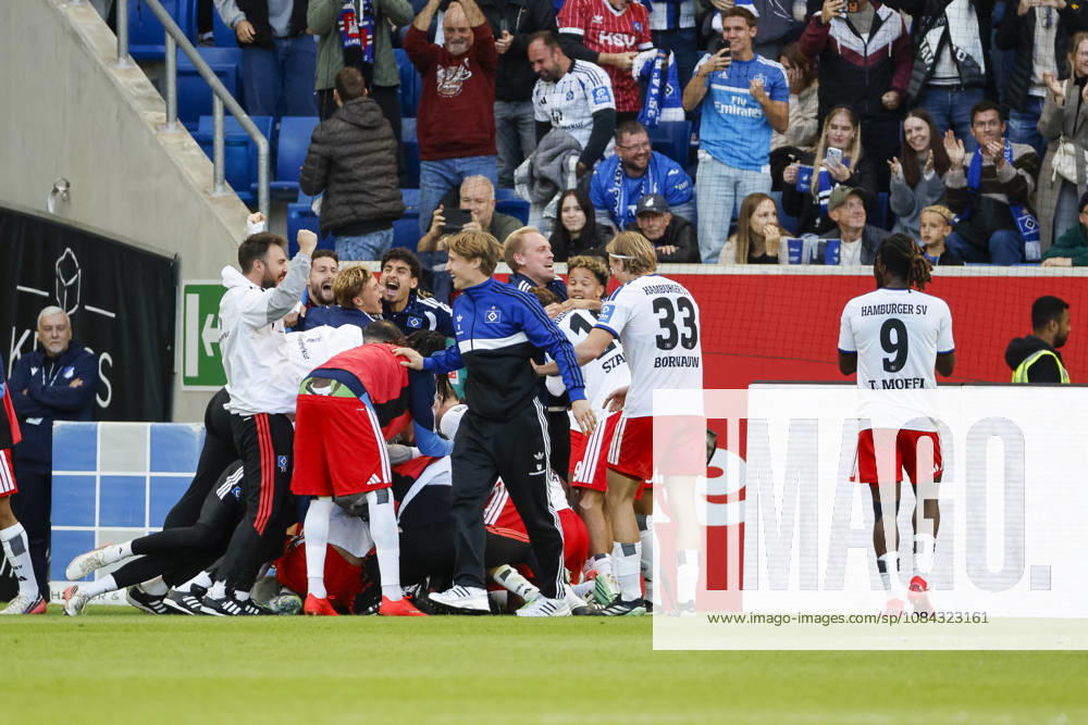 Torjubel Hamburger SV beim 2:3 durch Miro Muheim (Hamburger SV, 28), Freude, Begeisterung, positive Emotionen, Torerfolg , Deutschland, Fussball, 1. Bundesliga, 5.Spieltag, 2026 2027, TSG Hoffenheim vs. Hamburger SV, 10.10.2026, Sinsheim SNP Arena Deutschland
