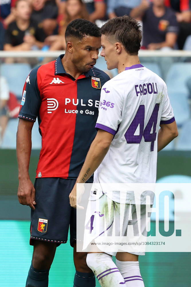 Foto IPP ACGE Genova 10 10 2026 Campionato Serie A 2025 2026 Genoa-Fiorentina nella foto: Junior Walter Messias, Nicolò Fagioli Italy Photo Press World Copyright Genova italy Italia ITALY