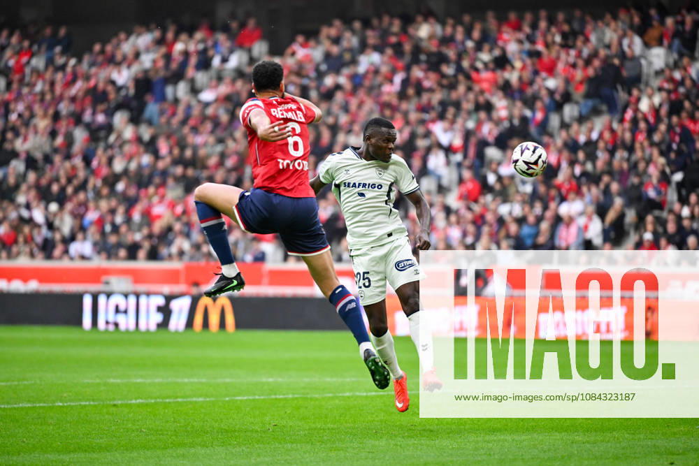 LOSC Lille v Le Havre Athletic Club - Ligue 1 McDonald s 2026 2027 Nabil BENTALEB of Lille and Ally SAMATTA of Le Havre during Ligue 1 McDonald s match between Lille and Le Havre at Stade Pierre-Mauroy on October 10, 2026 in Lille, France. Lille France