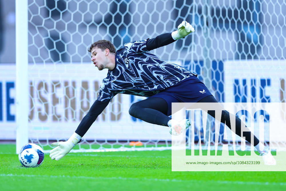 FC Zürich gegen FC Thun Brack Super League 10. Oktober 2026 Silas Huber (1, FC Zürich) beim Warm-up, Fussball, Brack Super League, FC Zürich gegen FC Thun, 10. Oktober 2026, Stadion Letzigrund, Zürich, Schweiz. Zürich Stadion Letzigrund Zürich Schweiz