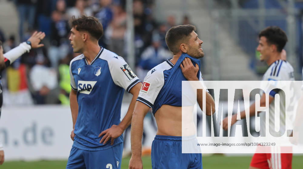 Sinsheim , Fußball Bundesliga TSG 1899 Hoffenheim vs. Hamburger SV , von links: Robin Hranac Andrej Kramaric ( Hoff )